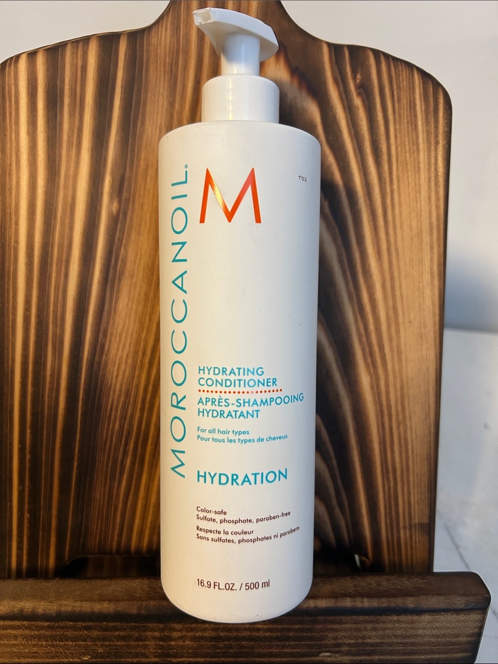 Moroccanoil Hydrating Conditioner - White with Teal and Orange Accents